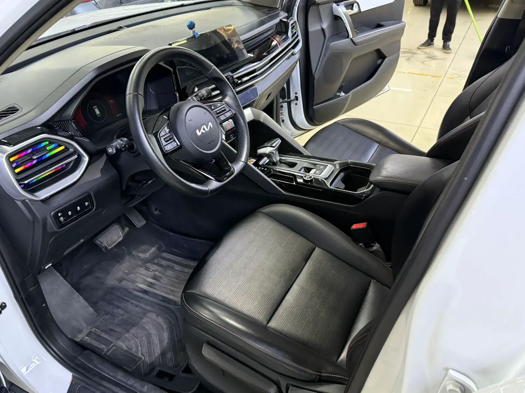 2021 KIA SPORTAGE thumbnail 3