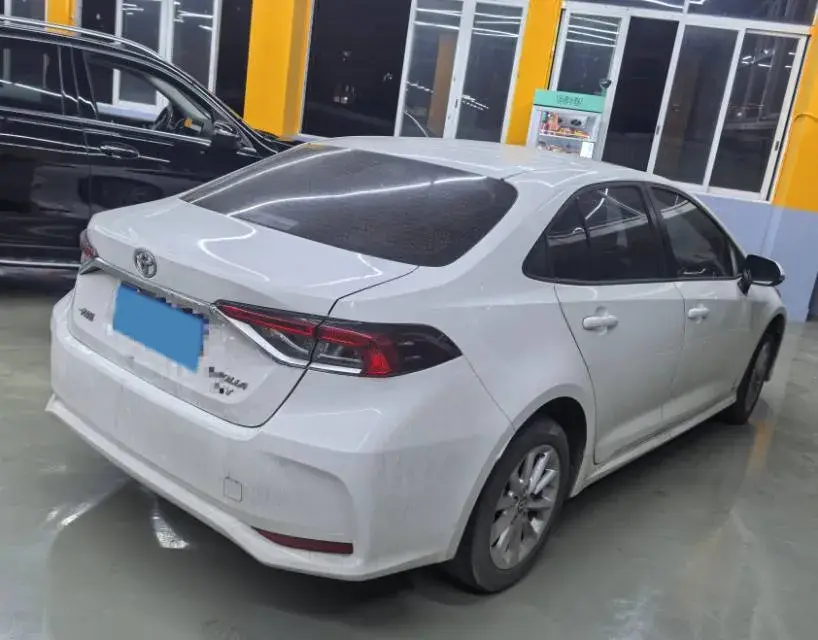 2021 TOYOTA COROLLA thumbnail 3