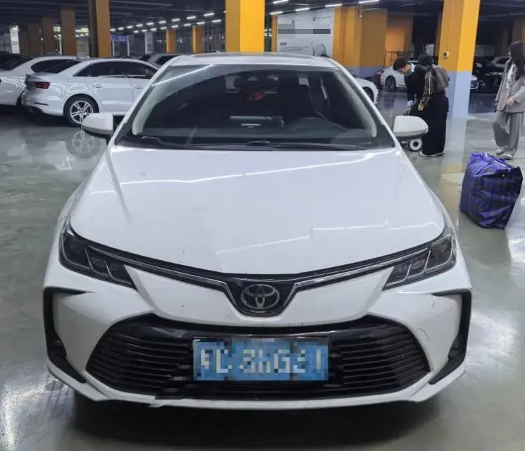 2021 TOYOTA COROLLA thumbnail 2