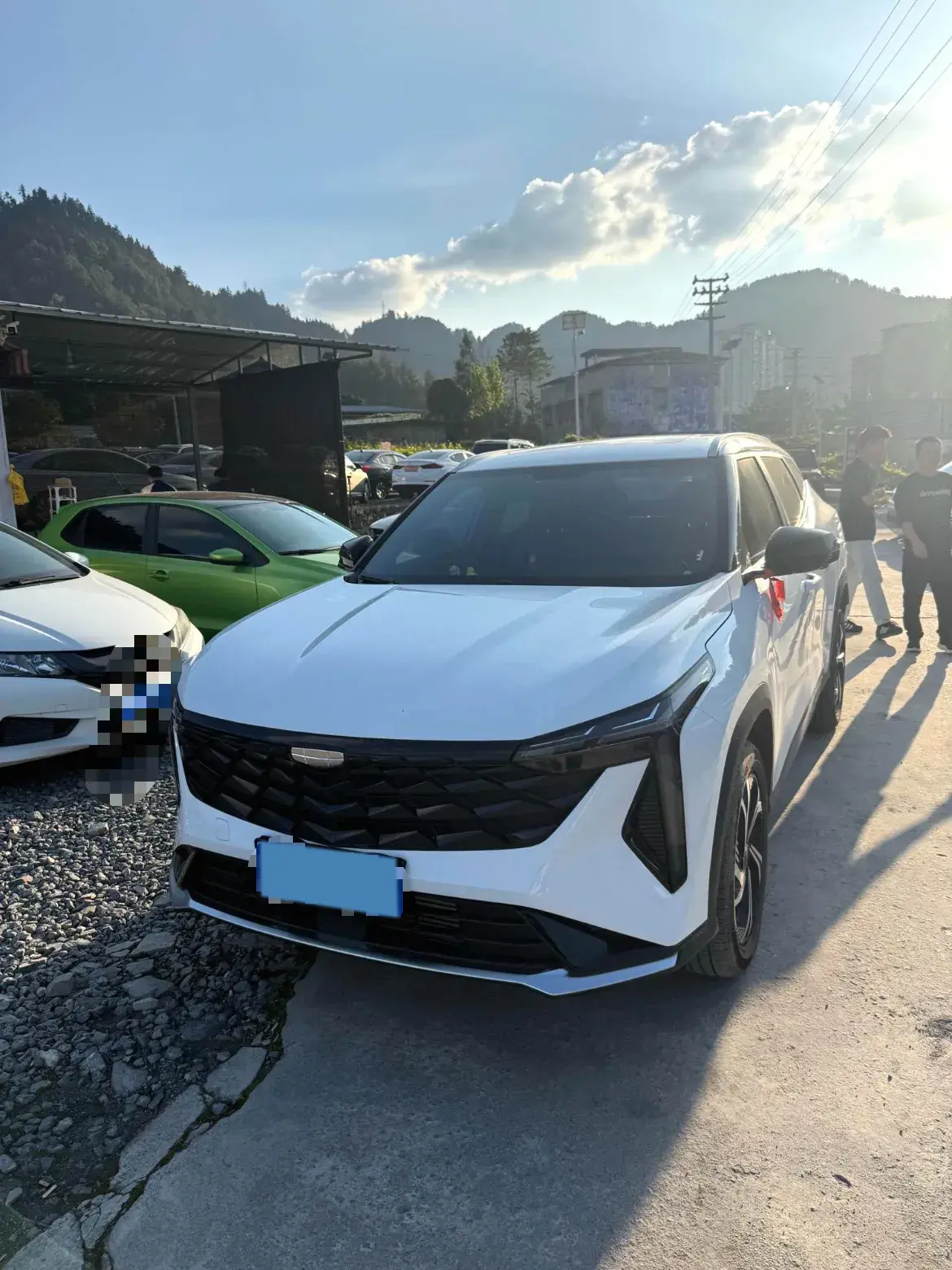 2024 GEELY AZKARRA view 1