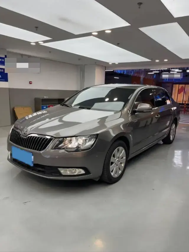 2019 SKODA SUPERB view 1