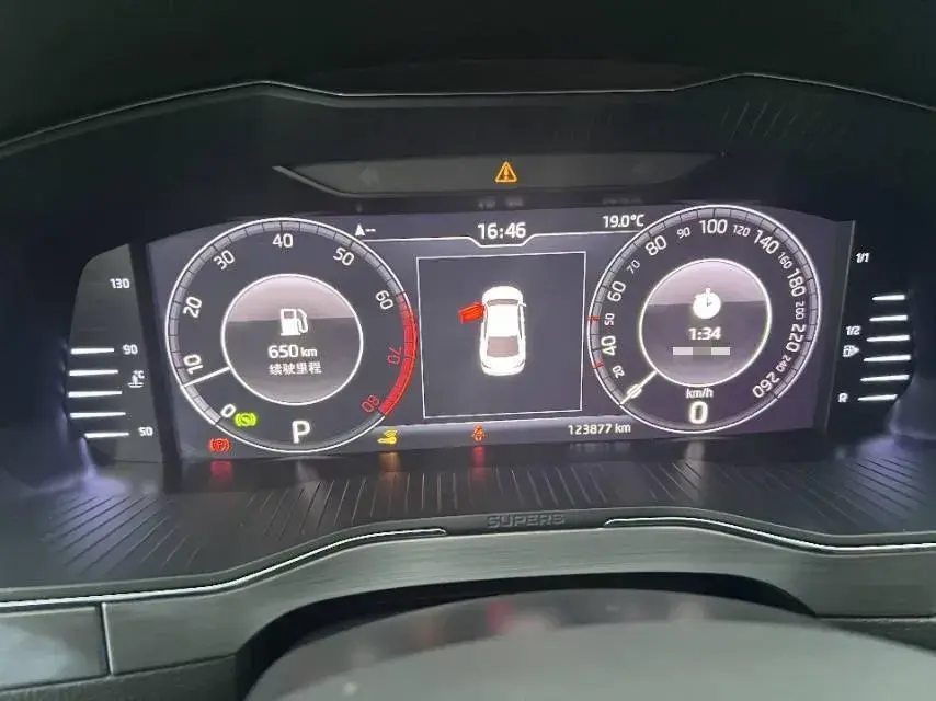 2019 SKODA SUPERB thumbnail 3