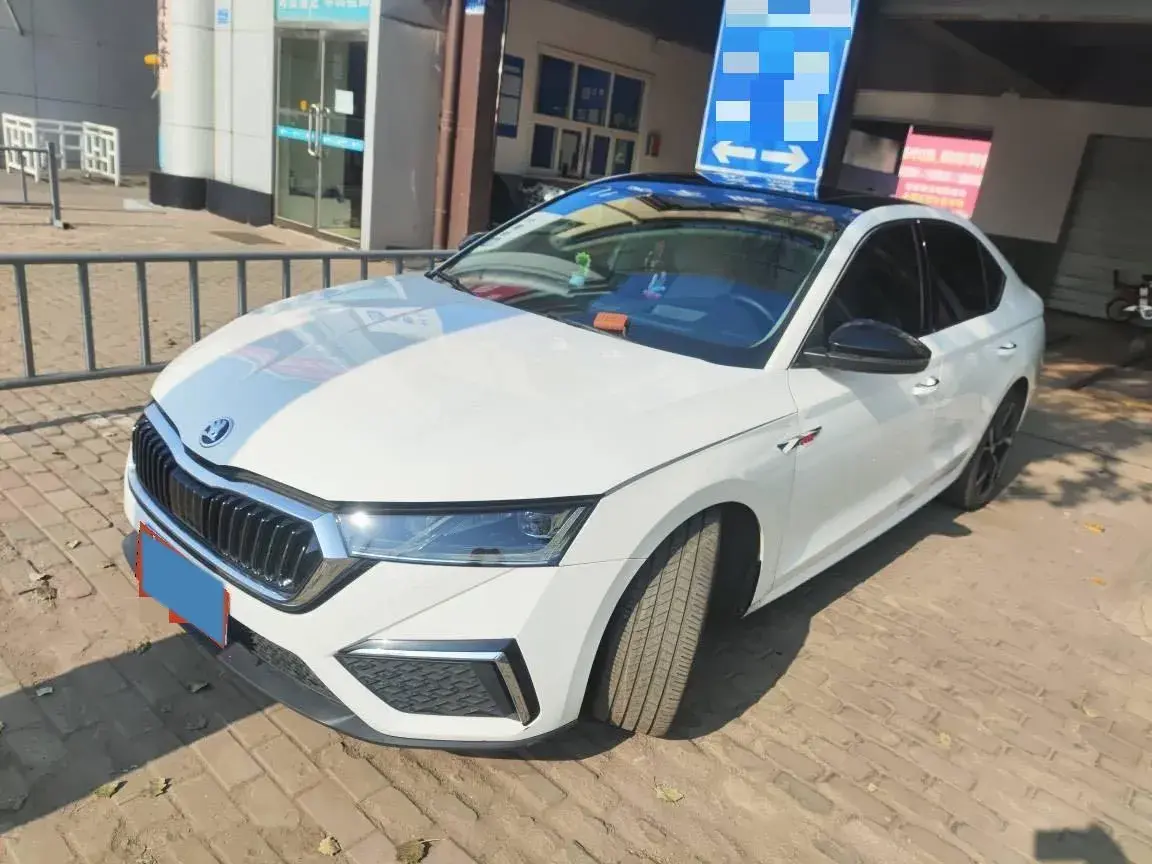 2022 SKODA OCTAVIA view 1