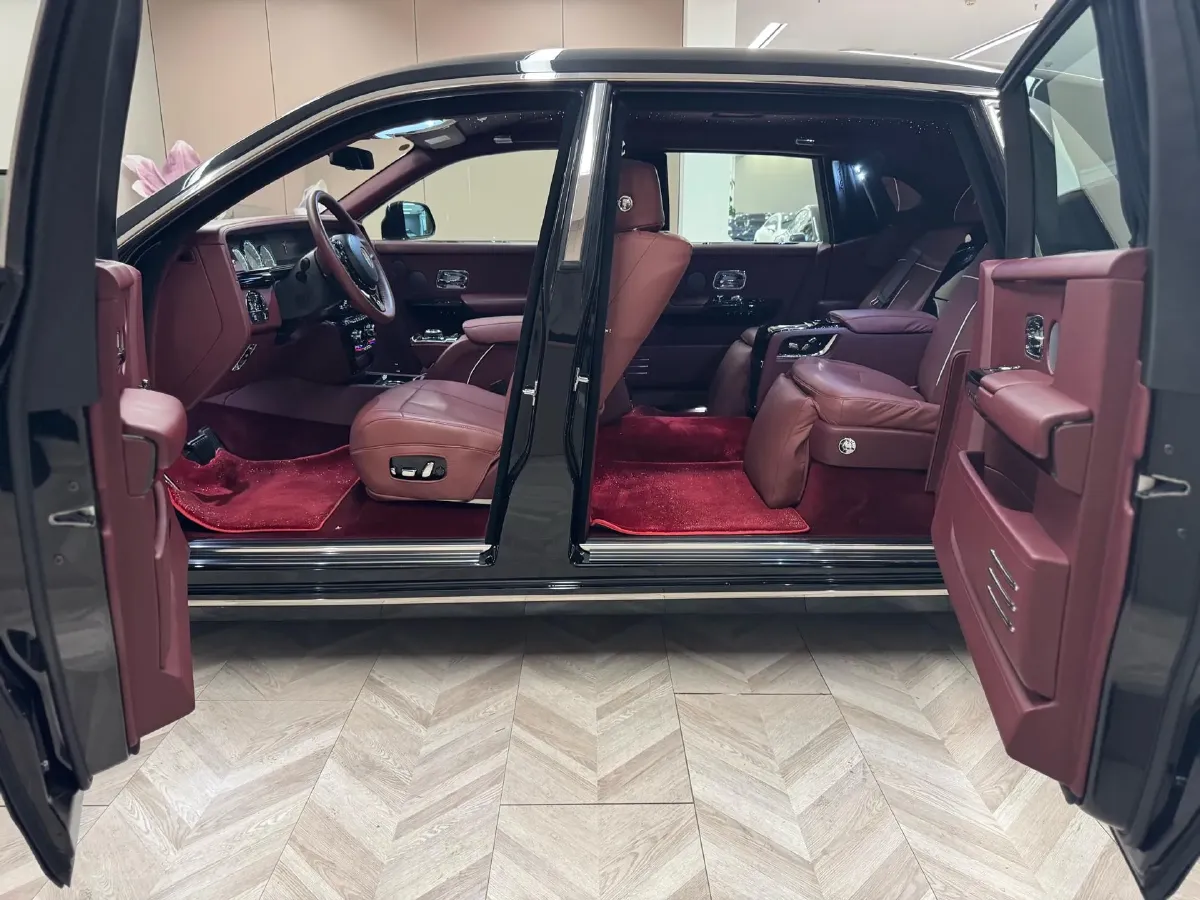 2018 Rolls-Royce Phantom 6.7T 571HP V12 8AT,autocango,china used car exporter,china ev exporter,chinese used car exporter,chinese used ev exporter