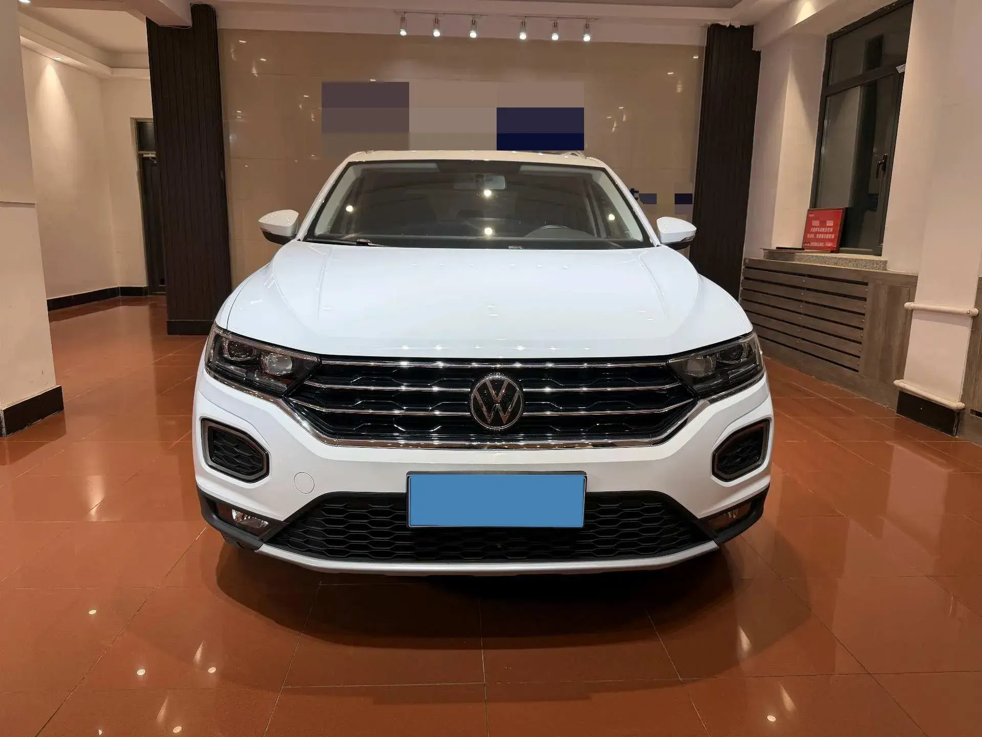 2021 VOLKSWAGEN T-ROC thumbnail 2