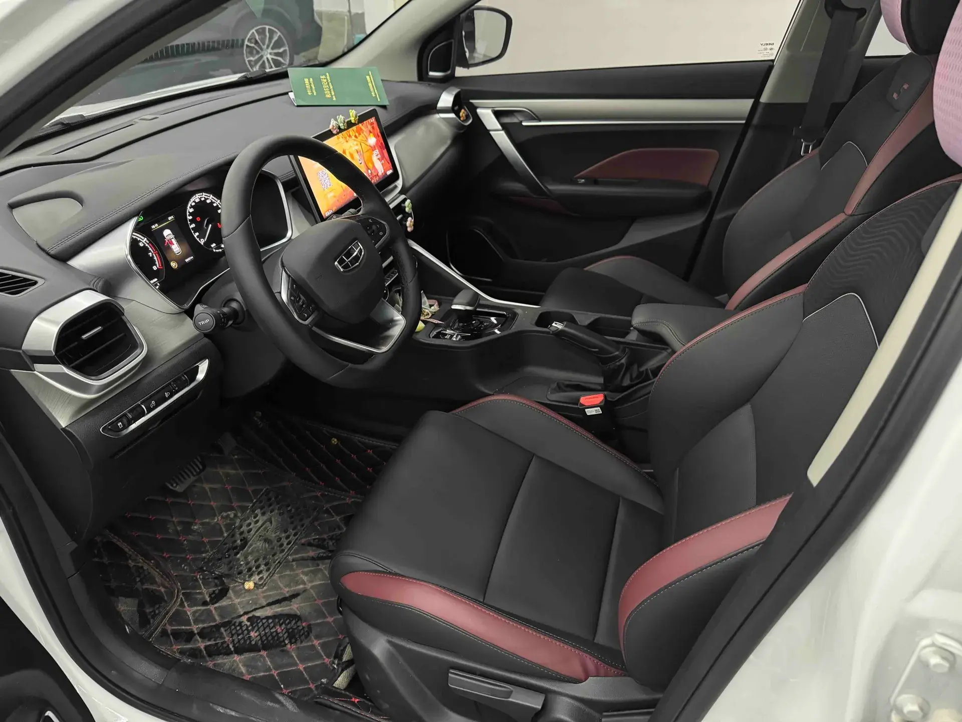 2021 GEELY COOLRAY thumbnail 4