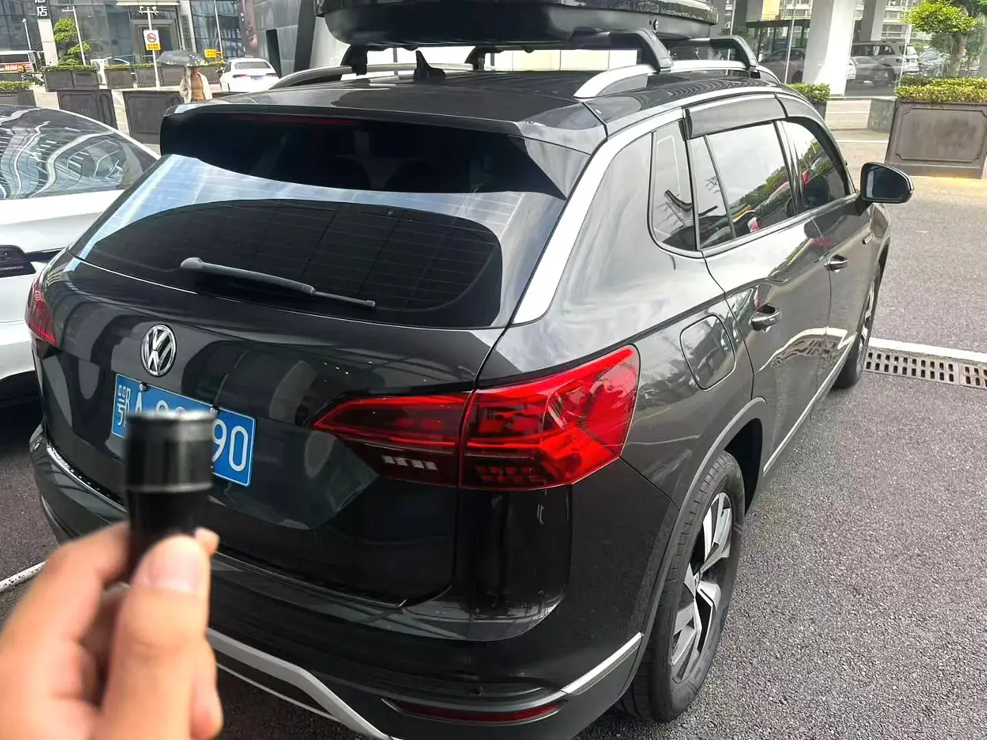 2022 VOLKSWAGEN TAYRON thumbnail 2