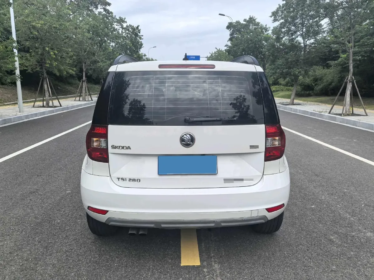 2016 Skoda Yeti 1.4T 150HP L4 7DCT,autocango,china used car exporter,china ev exporter,chinese used car exporter,chinese used ev exporter