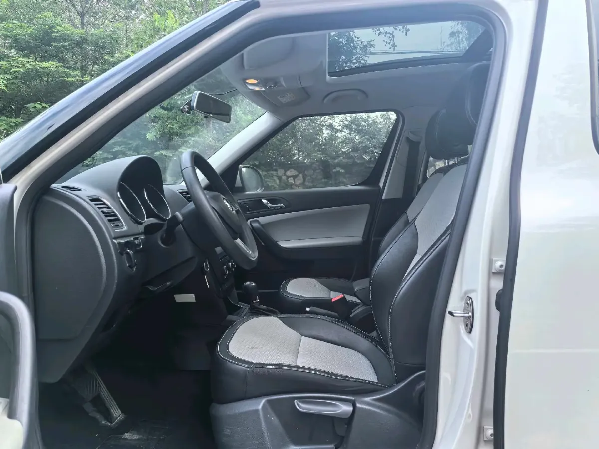 2016 Skoda Yeti 1.4T 150HP L4 7DCT,autocango,china used car exporter,china ev exporter,chinese used car exporter,chinese used ev exporter