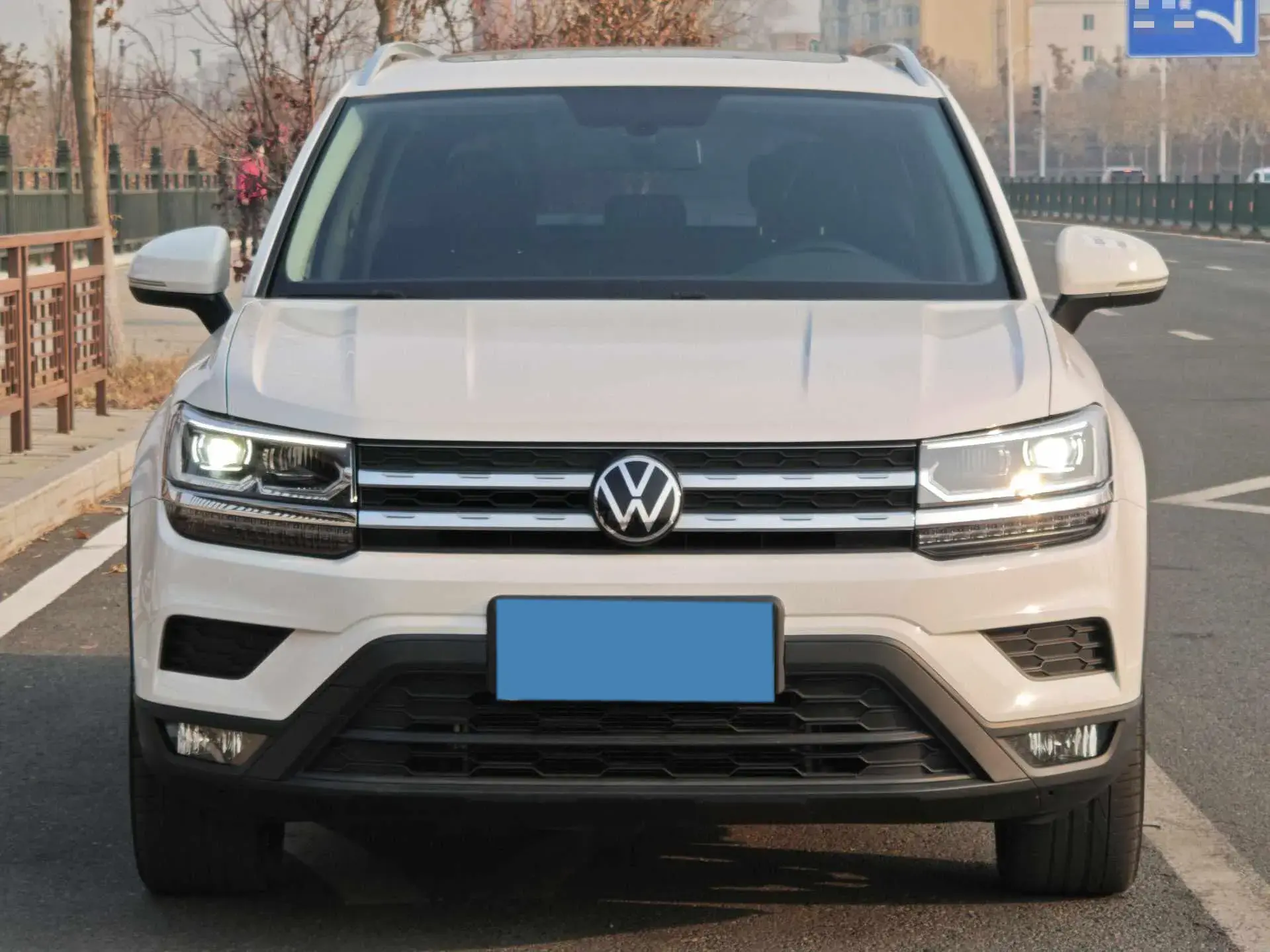 2022 VOLKSWAGEN THARU thumbnail 3