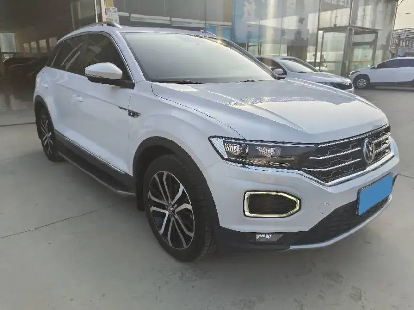 2020 VOLKSWAGEN T-ROC thumbnail 2