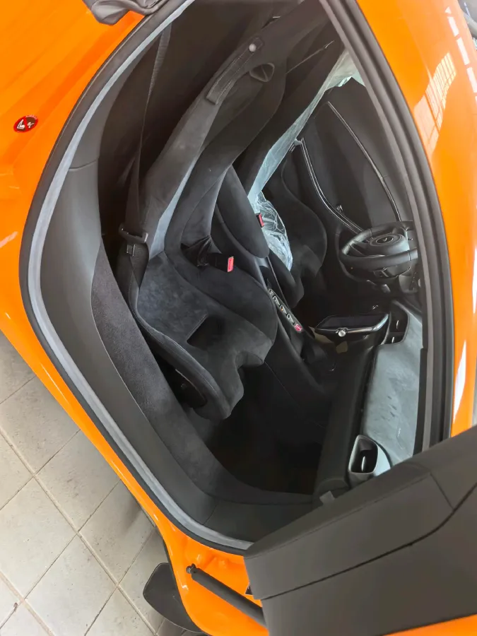 2023 McLaren Artura 3.0T 585HP V6 8DCT PHEV 7.4KWH,autocango,china used car exporter,china ev exporter,chinese used car exporter,chinese used ev exporter