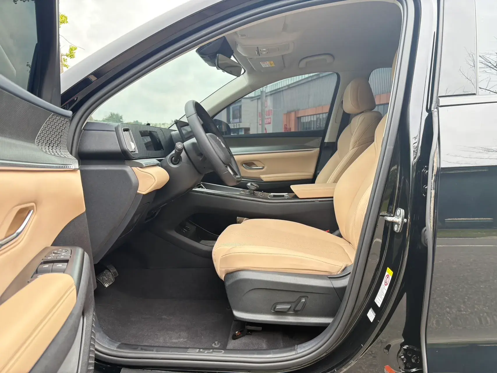 2025 BYD SONG thumbnail 4