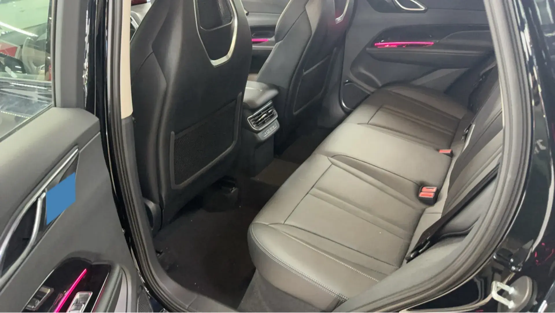 2024 HONGQI HS3 thumbnail 2