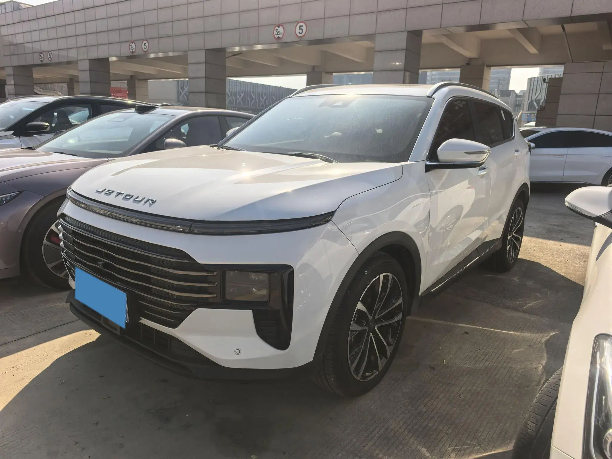 2025 JETOUR X70 view 1