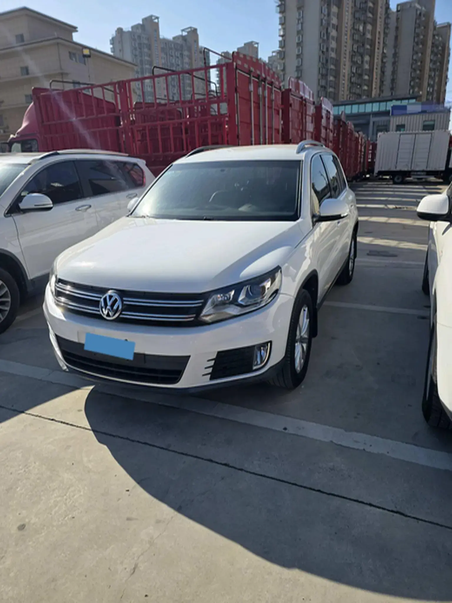 2017 VOLKSWAGEN TIGUAN view 1