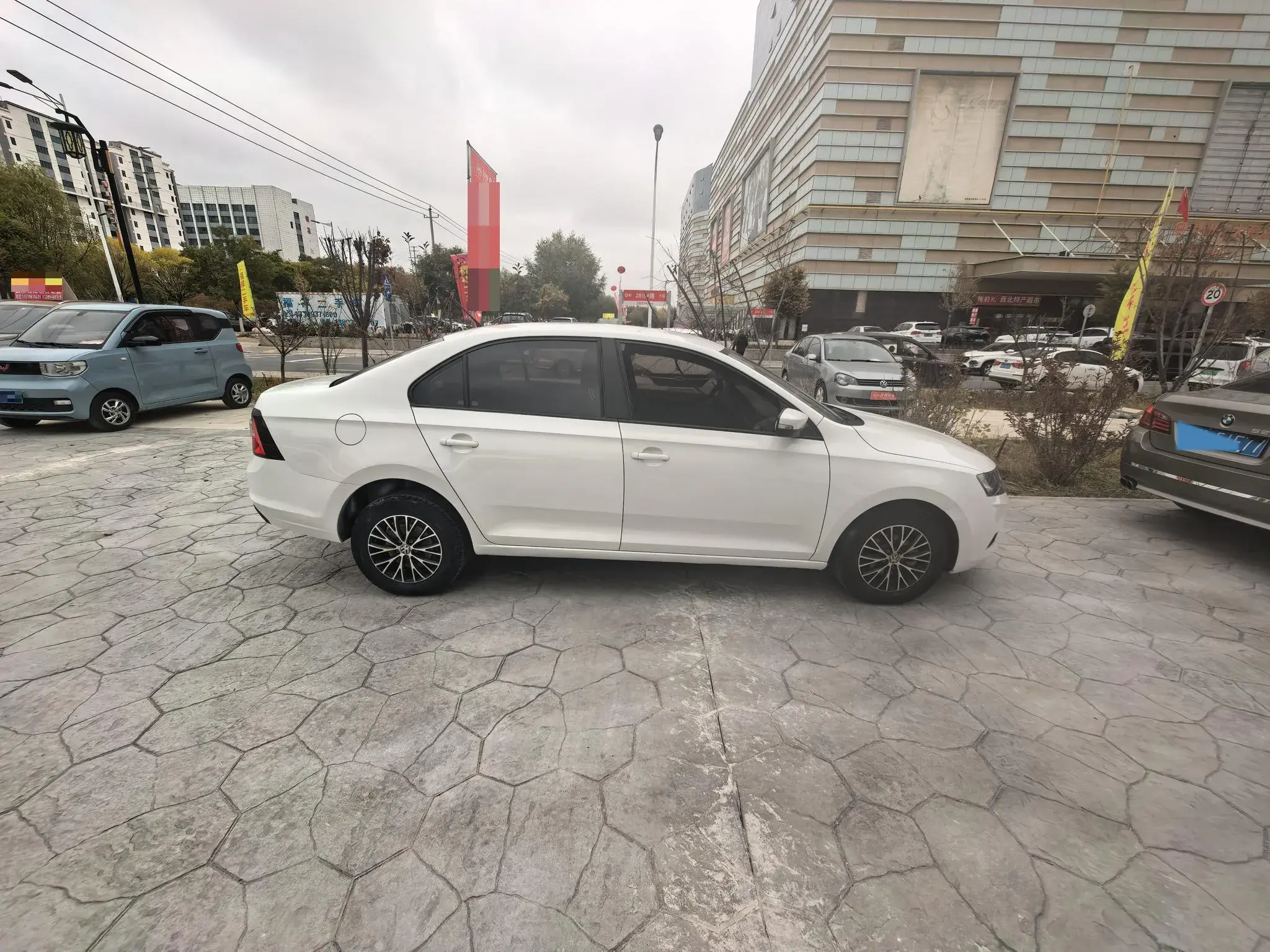 2018 SKODA RAPID thumbnail 4