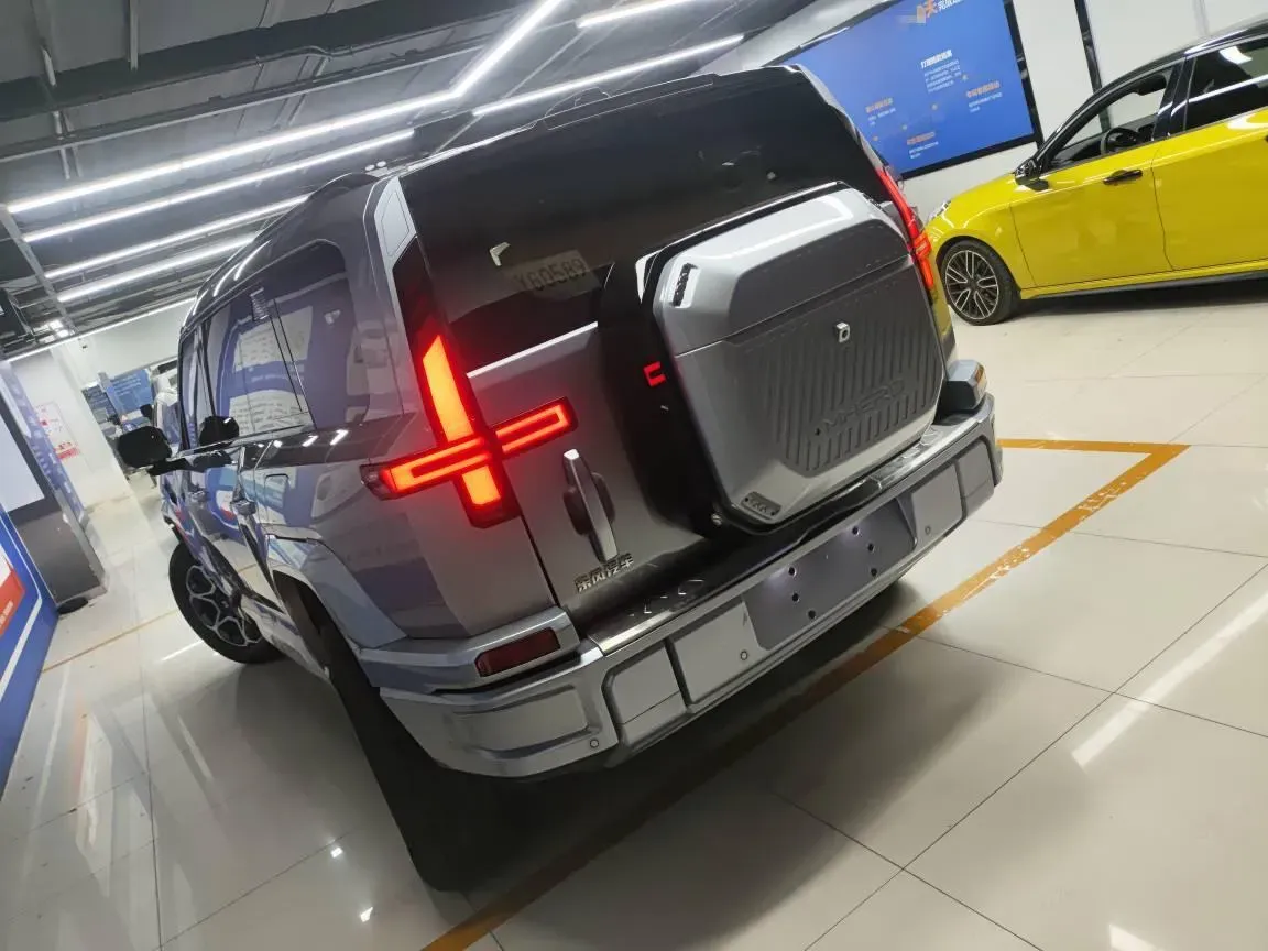 2025 M Hero WarriorM817 1.5T 197HP L4 2DHT PHEV,autocango,china used car exporter,china ev exporter,chinese used car exporter,chinese used ev exporter