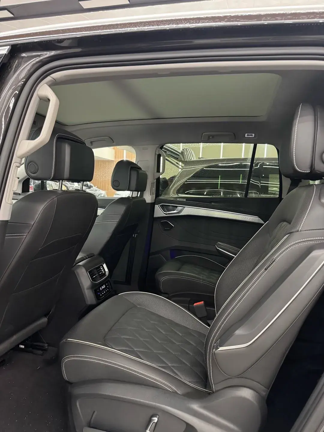 2023 VOLKSWAGEN TALAGON thumbnail 4