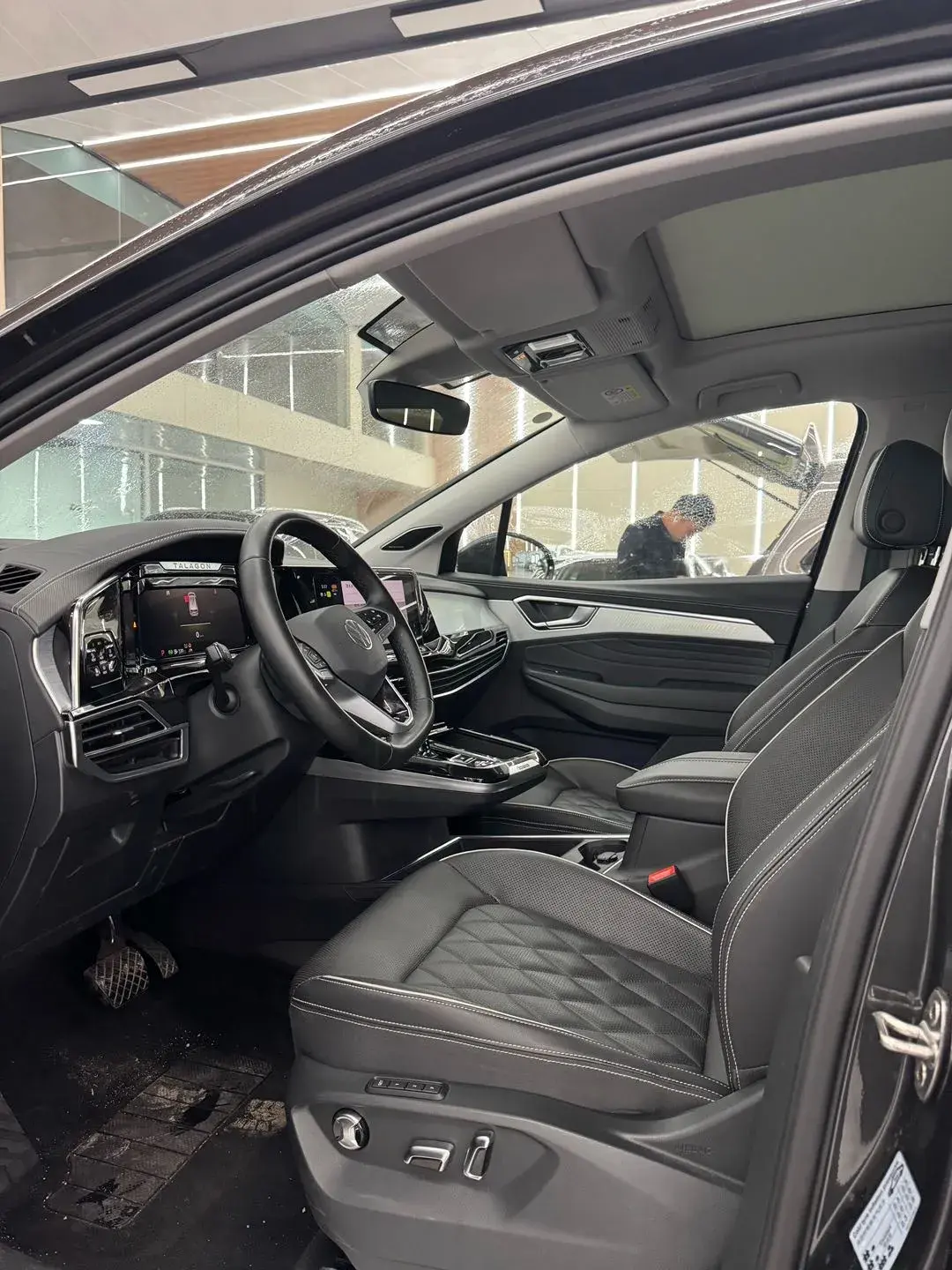 2023 VOLKSWAGEN TALAGON thumbnail 3