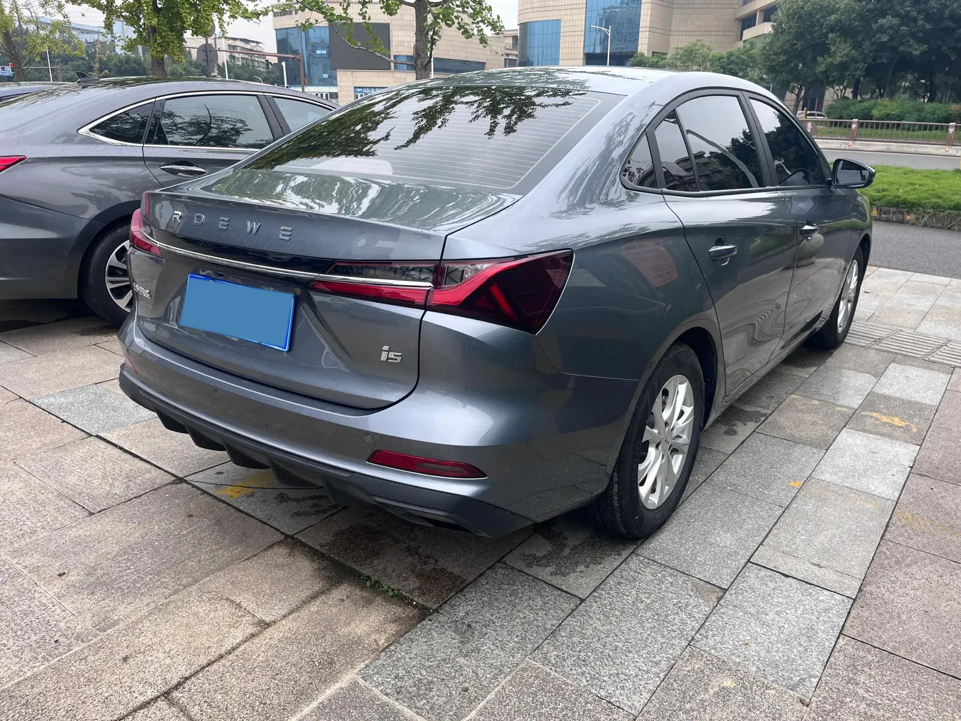2023 ROEWE I5 thumbnail 3