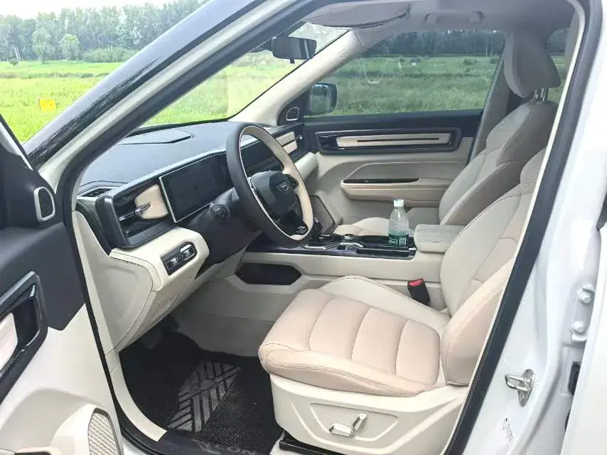 2023 GEELY ICON thumbnail 4