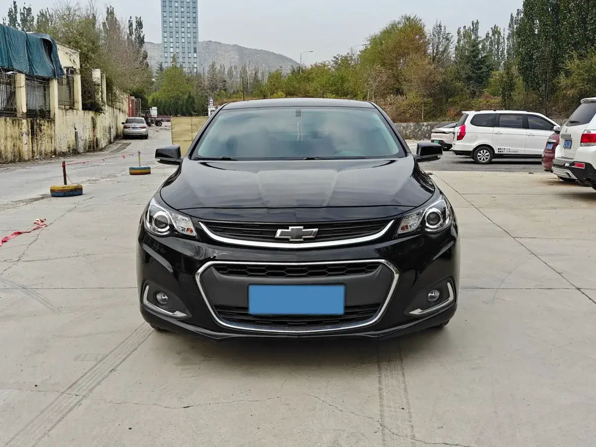 2018 CHEVROLET MALIBU thumbnail 2