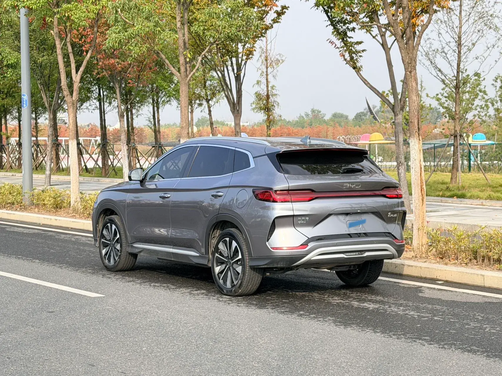 2025 BYD SONG thumbnail 3