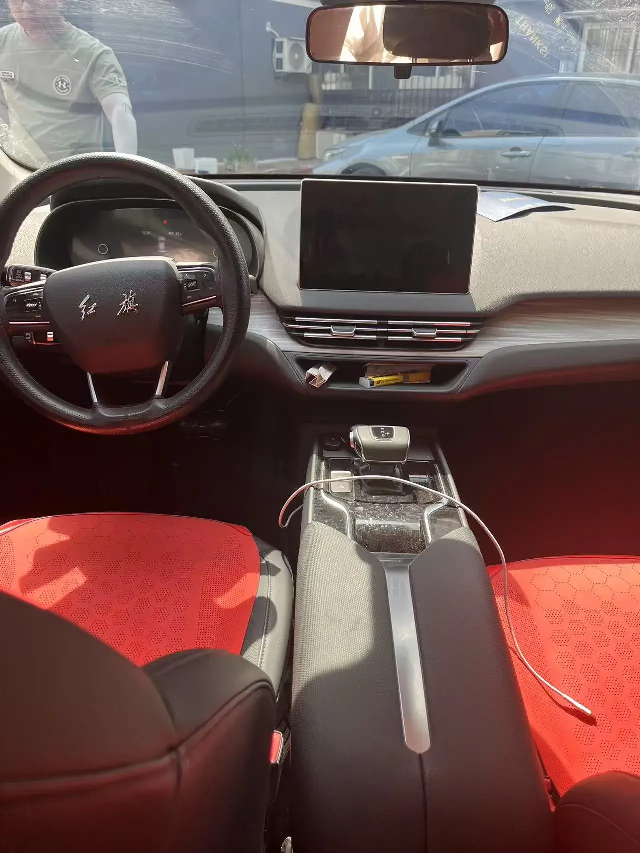 2023 HONGQI E-QM5 thumbnail 2