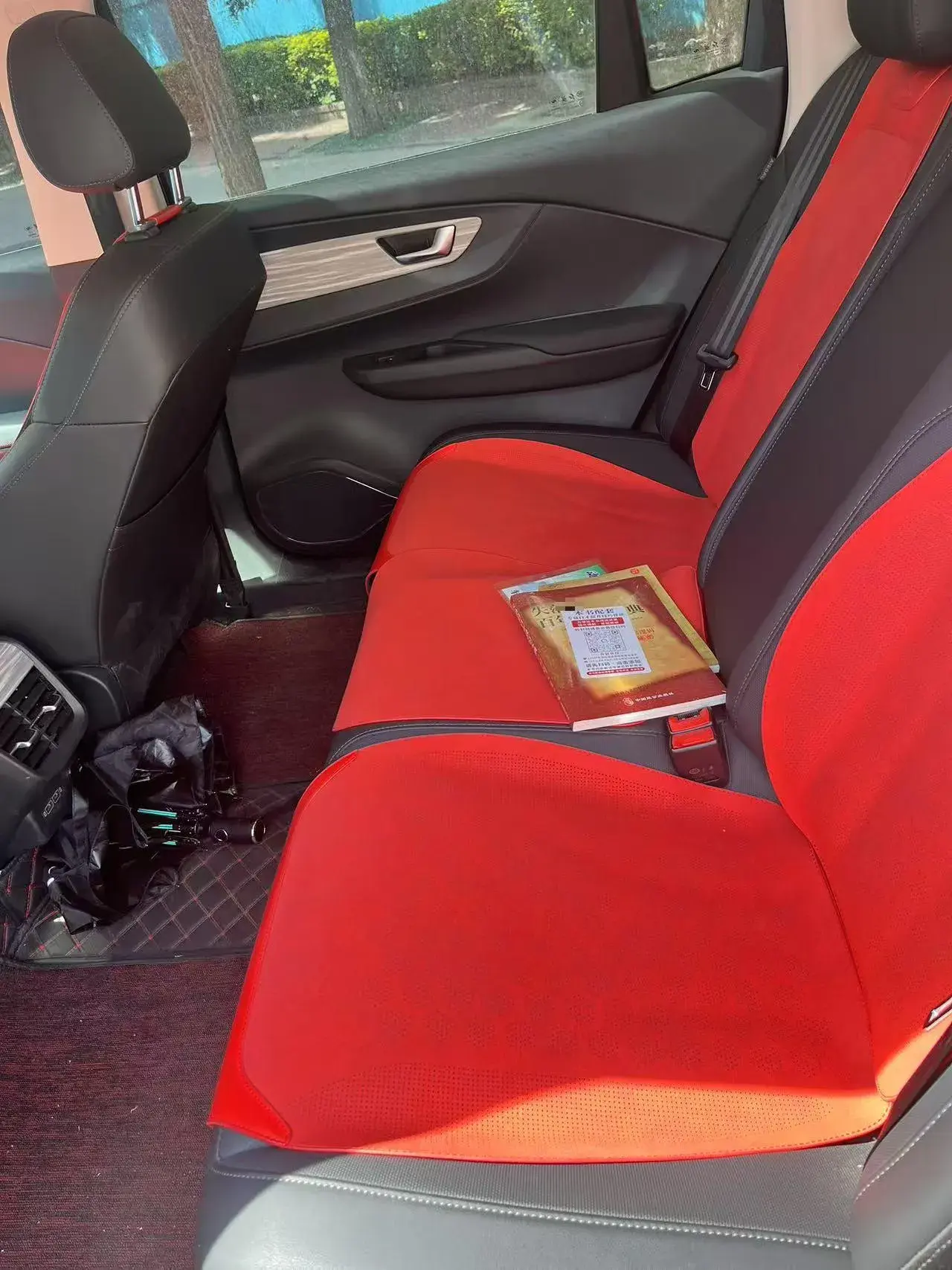 2023 HONGQI E-QM5 thumbnail 3