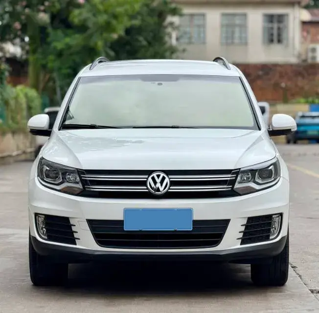 2017 VOLKSWAGEN TIGUAN thumbnail 2