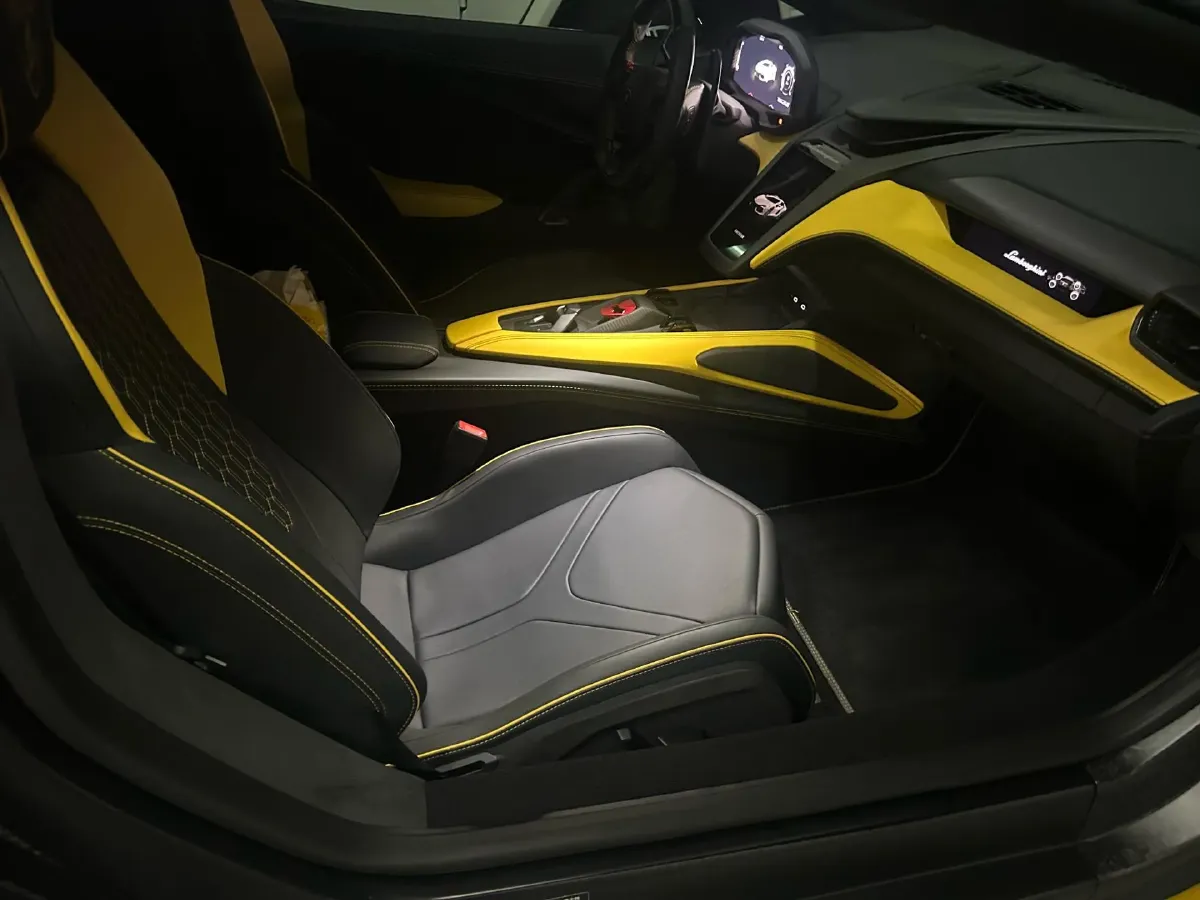 2023 Lamborghini Revuelto 6.5L 826HP V12 8DCT PHEV 3.8KWH,autocango,china used car exporter,china ev exporter,chinese used car exporter,chinese used ev exporter