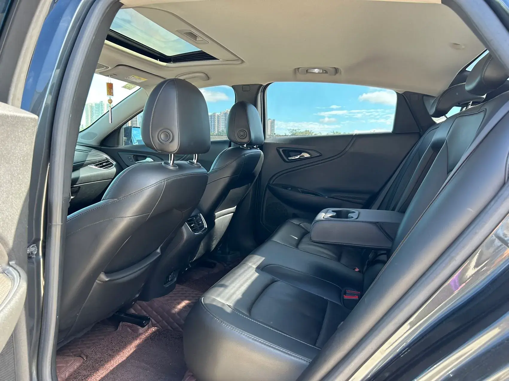 2018 CHEVROLET MALIBU thumbnail 3