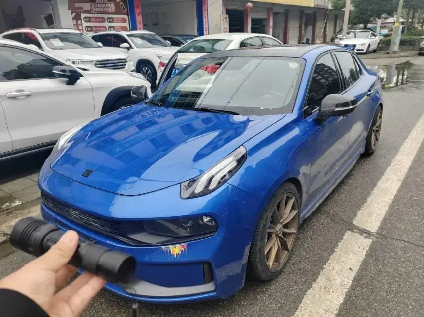 2019 LYNK&CO 03 view 1