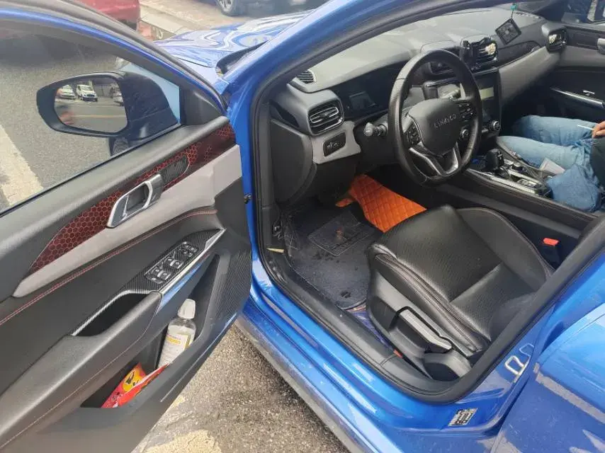 2019 LYNK&CO 03 thumbnail 4