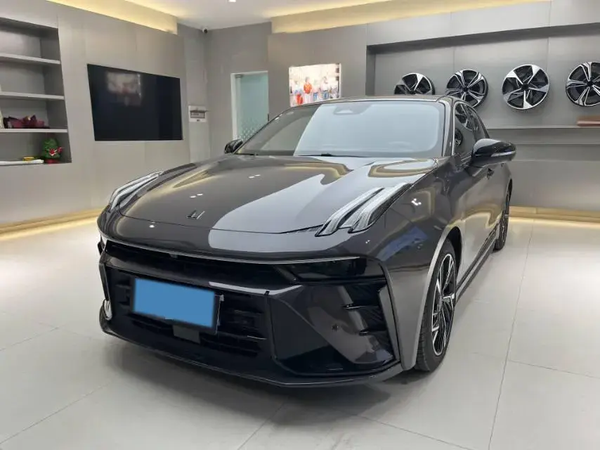 2025 LYNK&CO 03 view 1