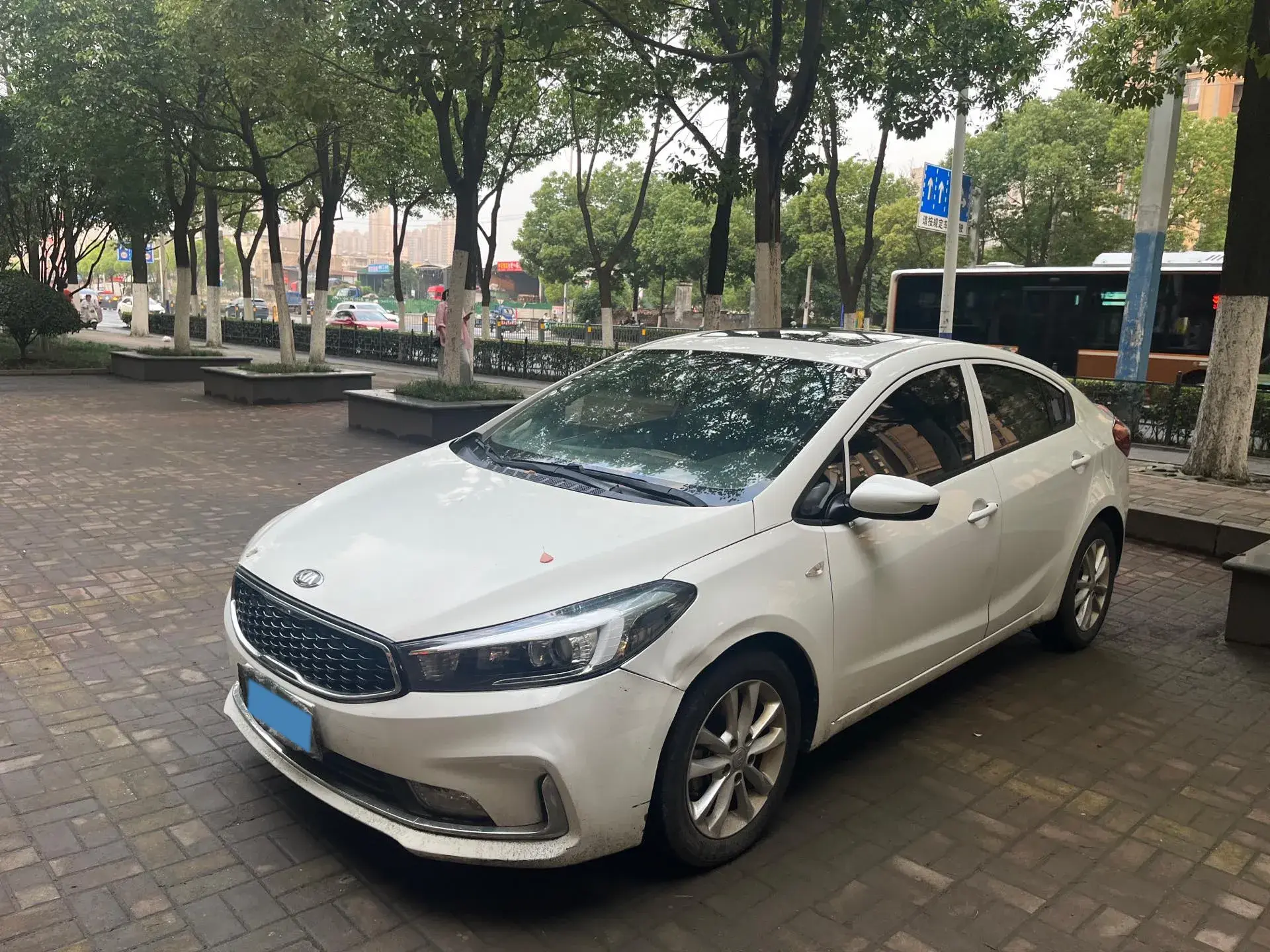 2016 KIA K3 view 1