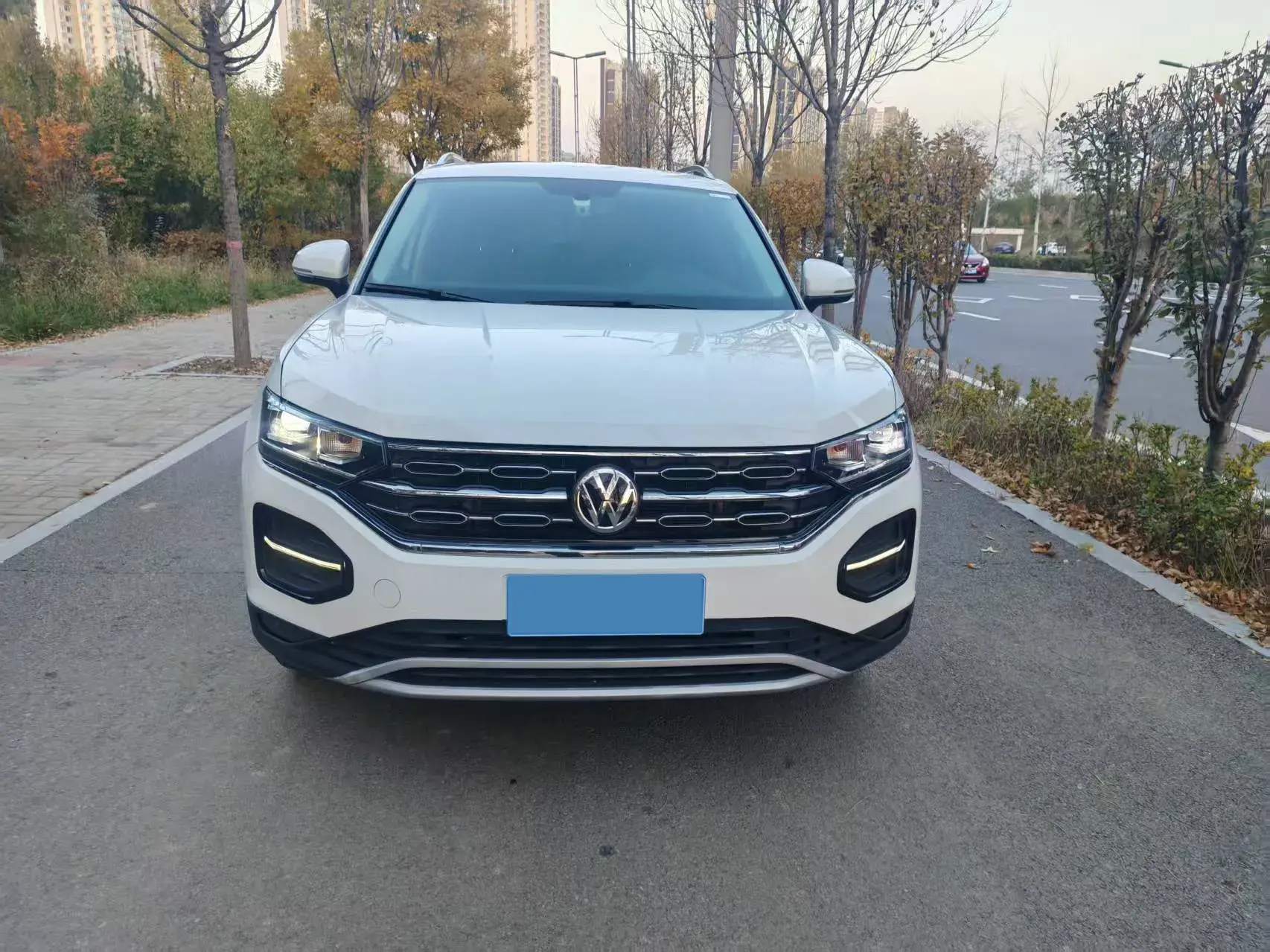 2020 VOLKSWAGEN TAYRON thumbnail 4