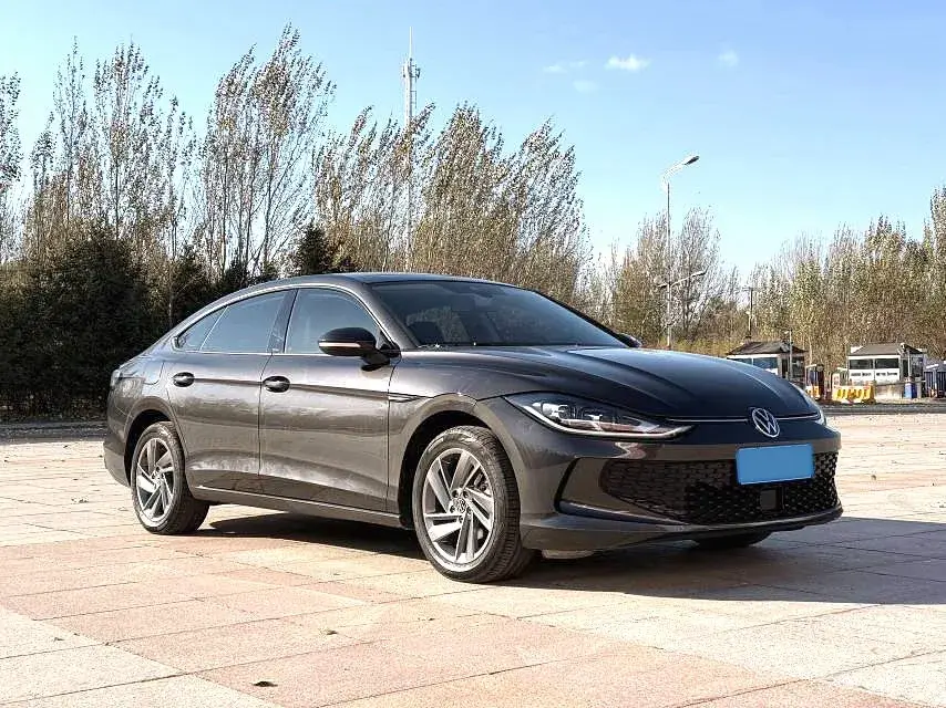 2022 VOLKSWAGEN LAMANDO thumbnail 3