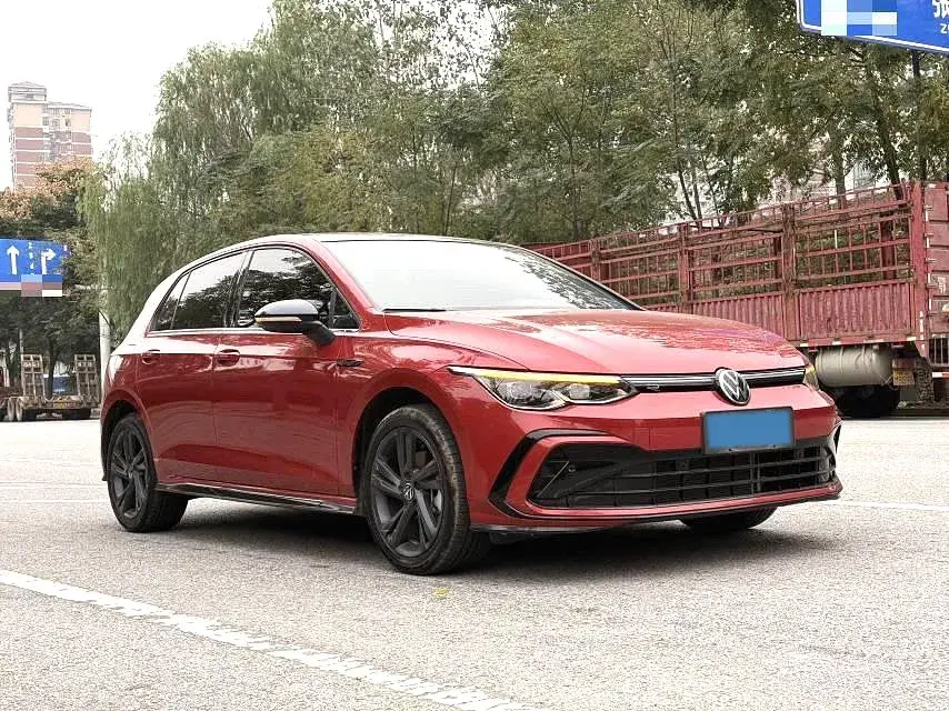 2023 VOLKSWAGEN GOLF thumbnail 3