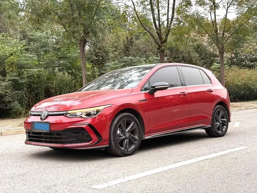 2023 VOLKSWAGEN GOLF view 1