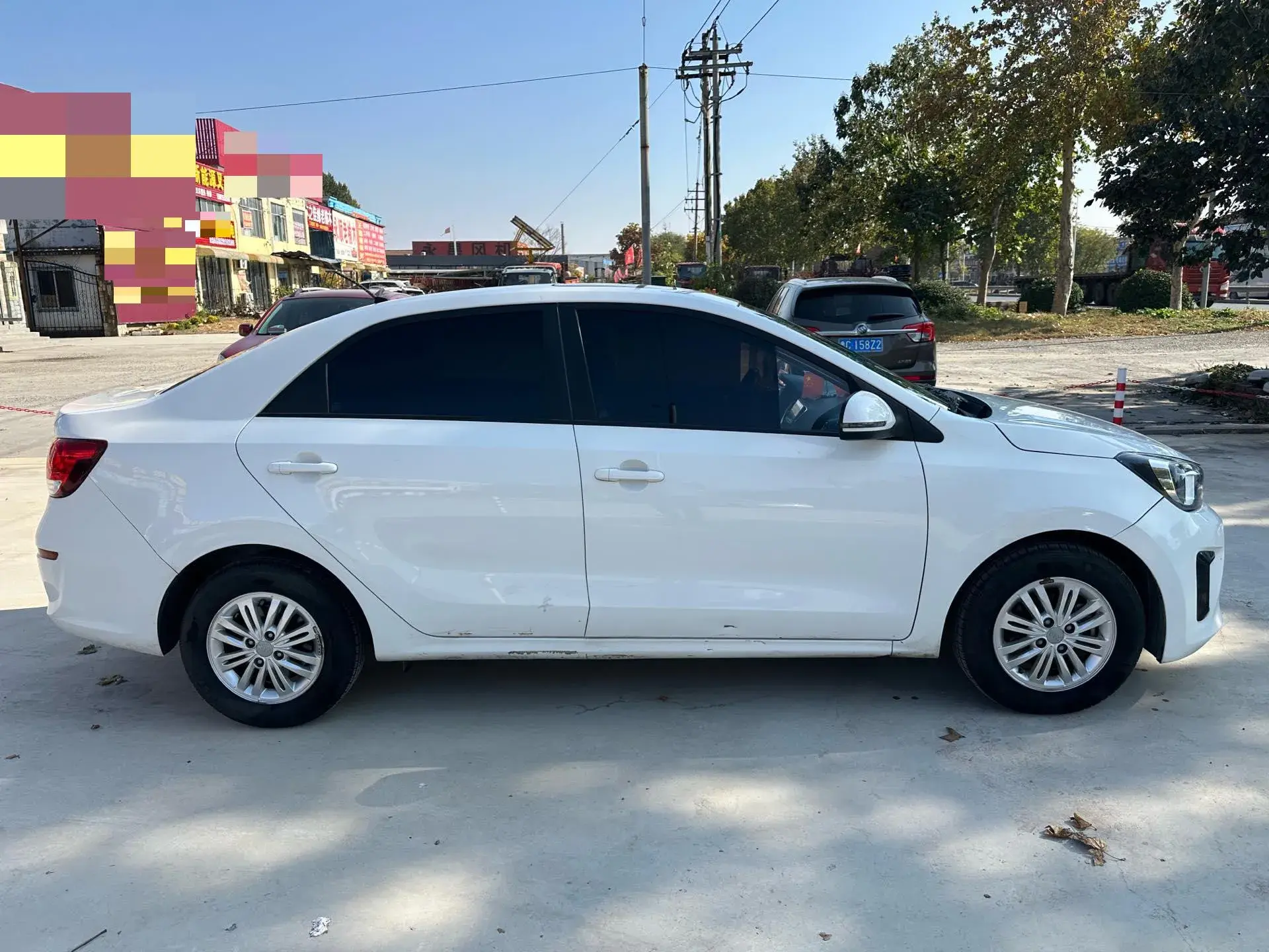 2017 KIA PEGAS thumbnail 4