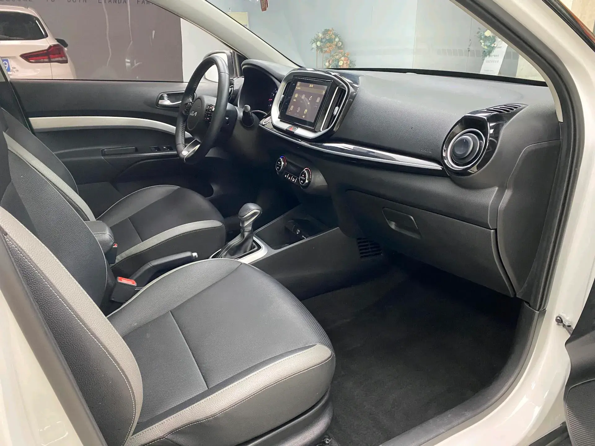 2021 KIA KX1 thumbnail 3