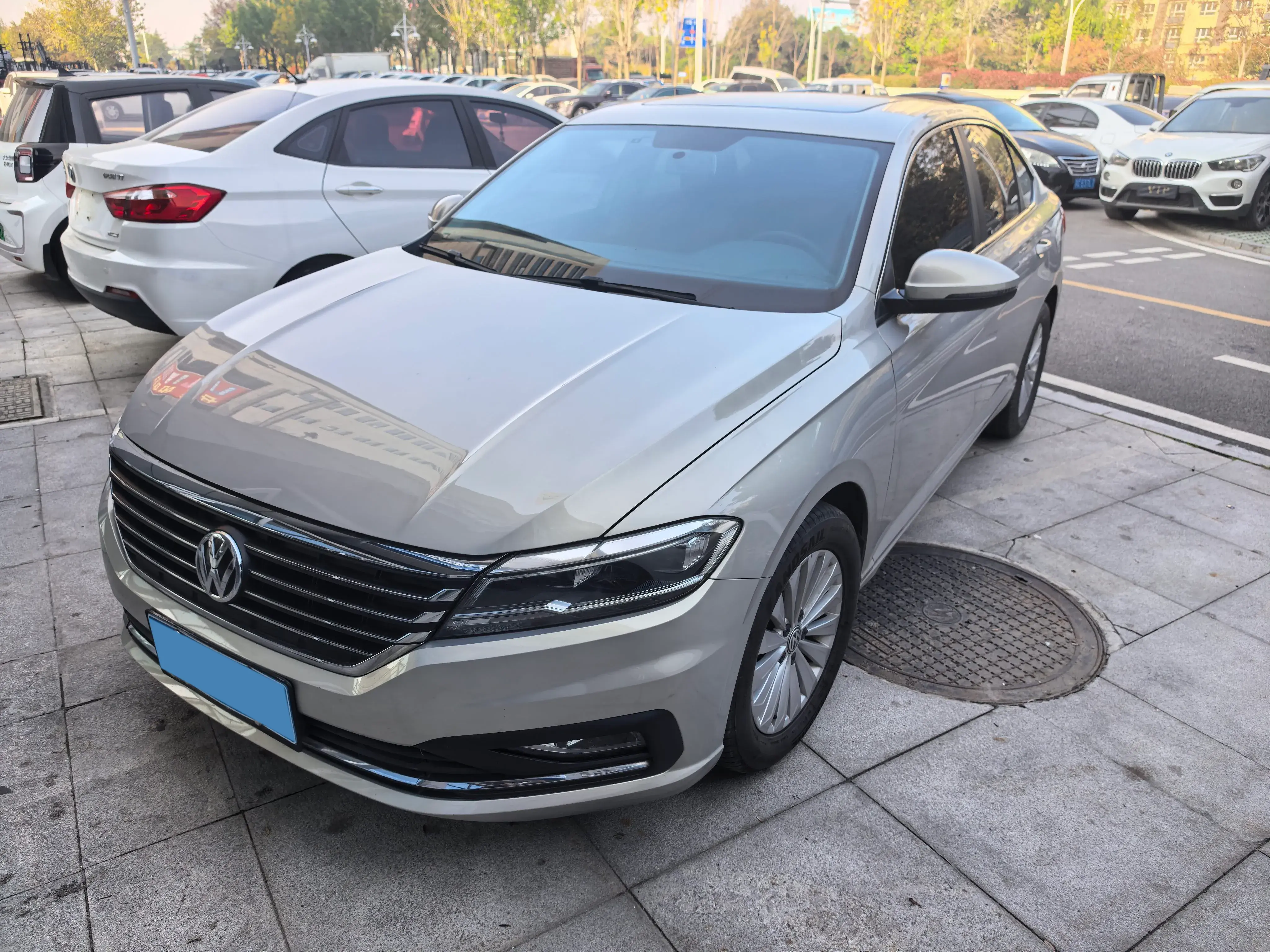 2018 VOLKSWAGEN LAVIDA view 1