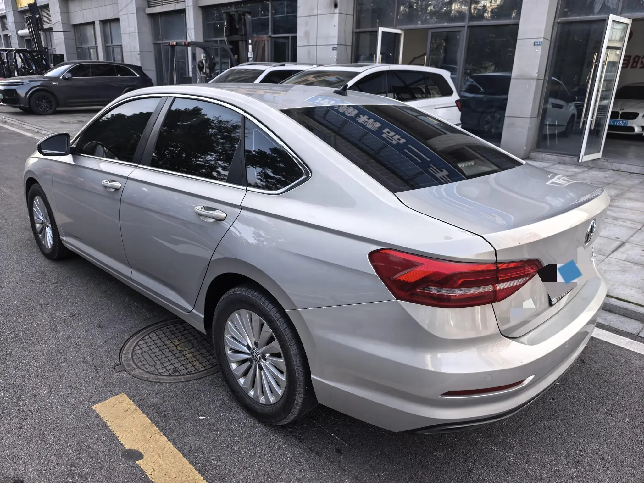 2018 VOLKSWAGEN LAVIDA thumbnail 3