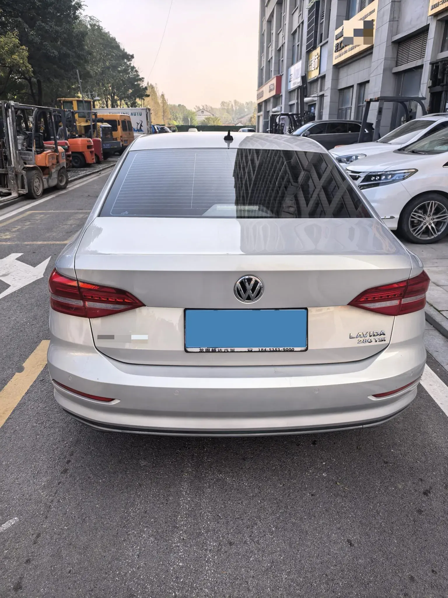 2018 VOLKSWAGEN LAVIDA thumbnail 4