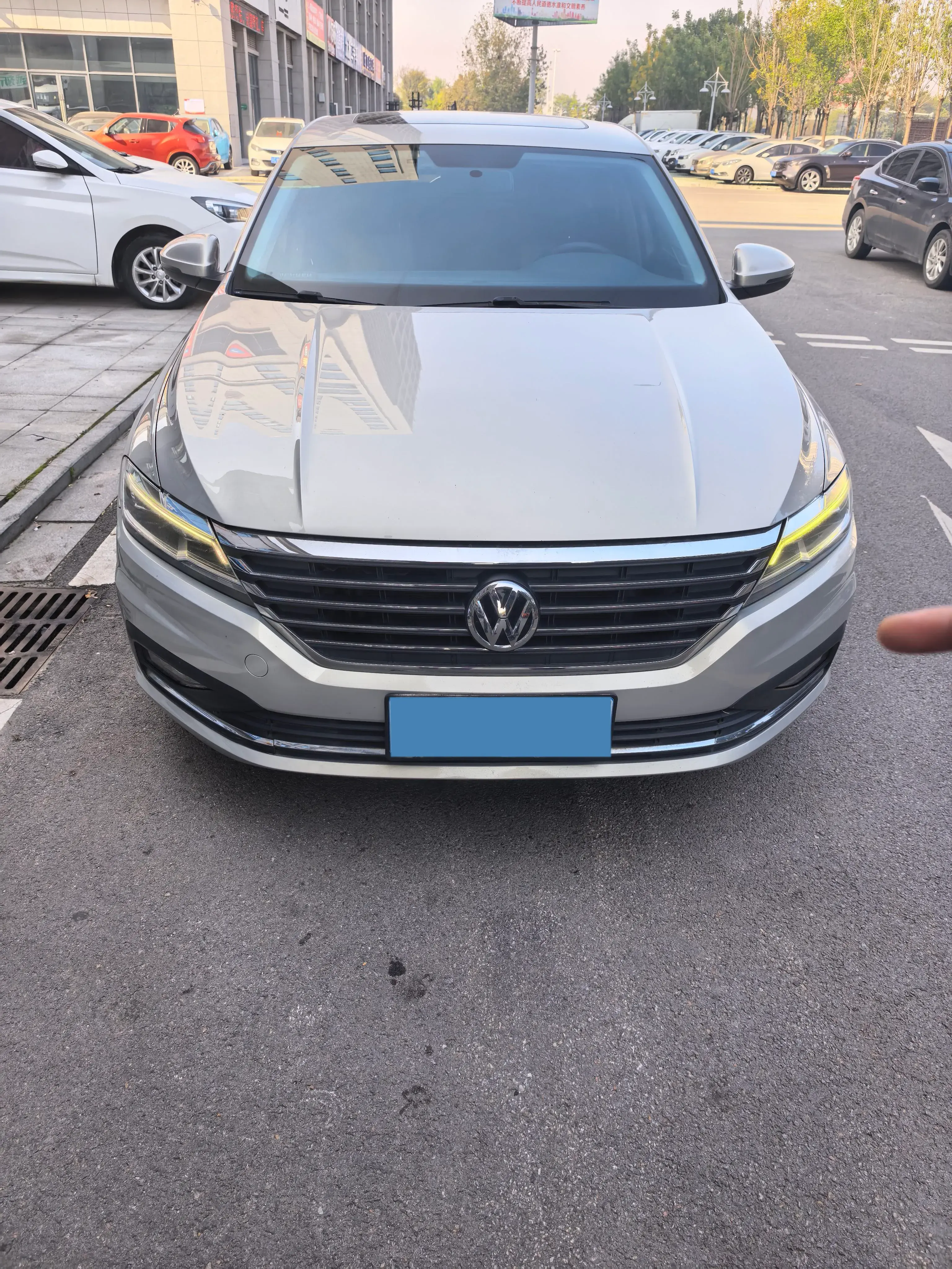 2018 VOLKSWAGEN LAVIDA thumbnail 2