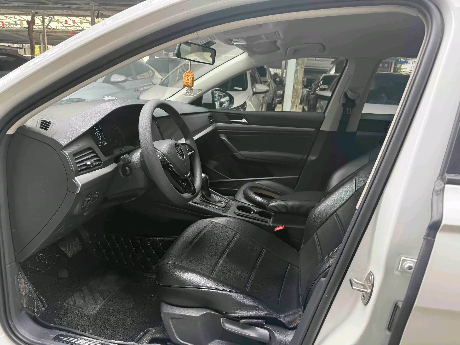 2021 VOLKSWAGEN LAVIDA thumbnail 4