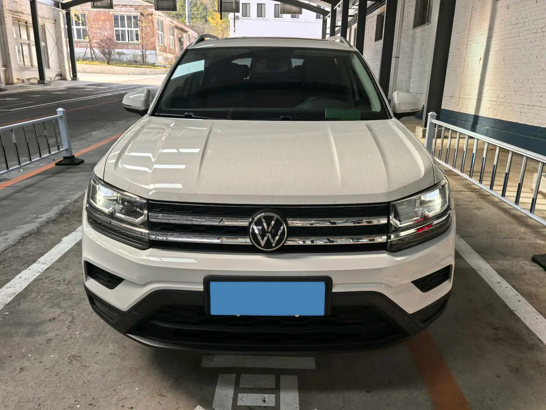 2022 VOLKSWAGEN THARU thumbnail 2