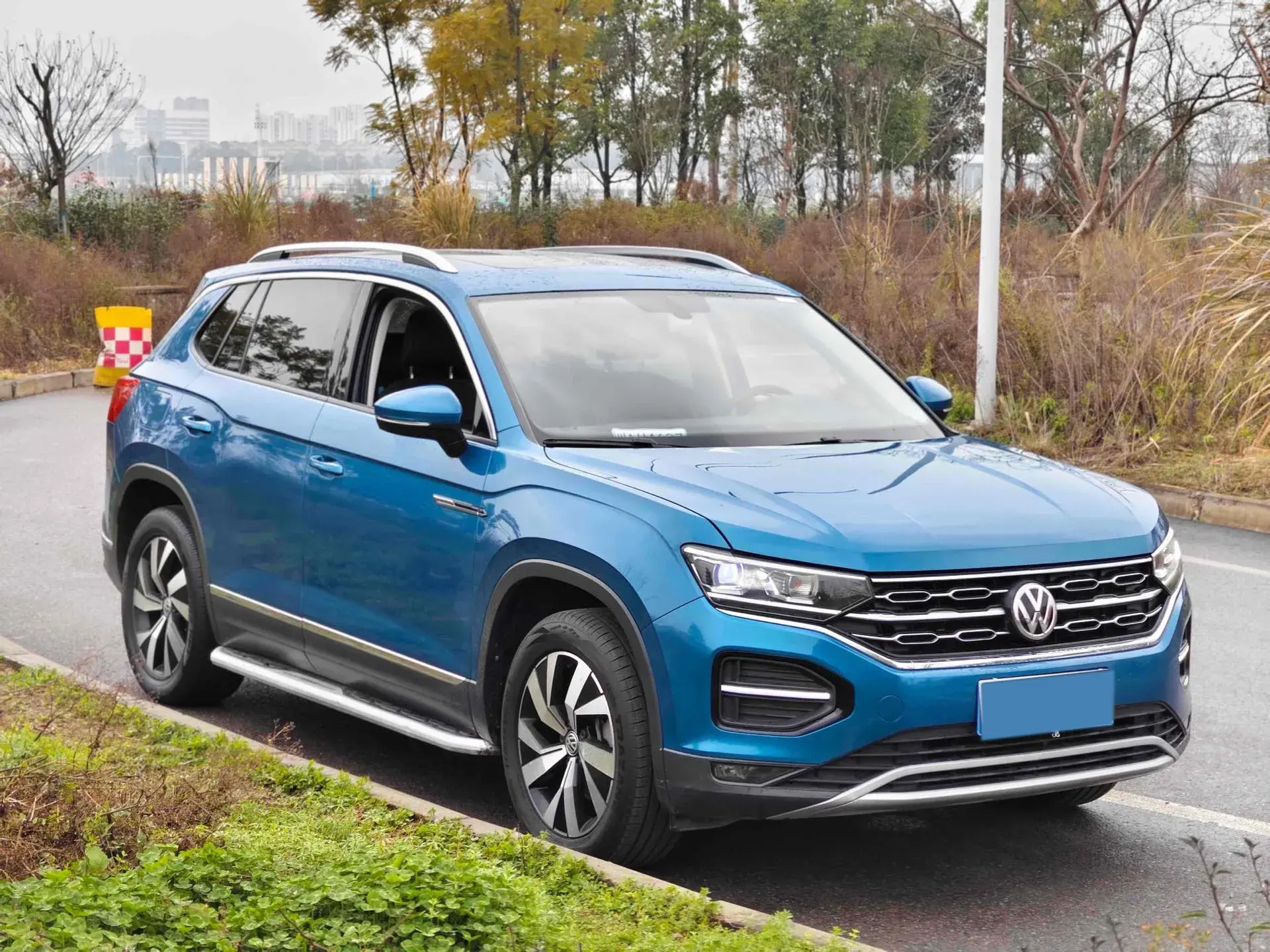 2019 VOLKSWAGEN TAYRON thumbnail 3